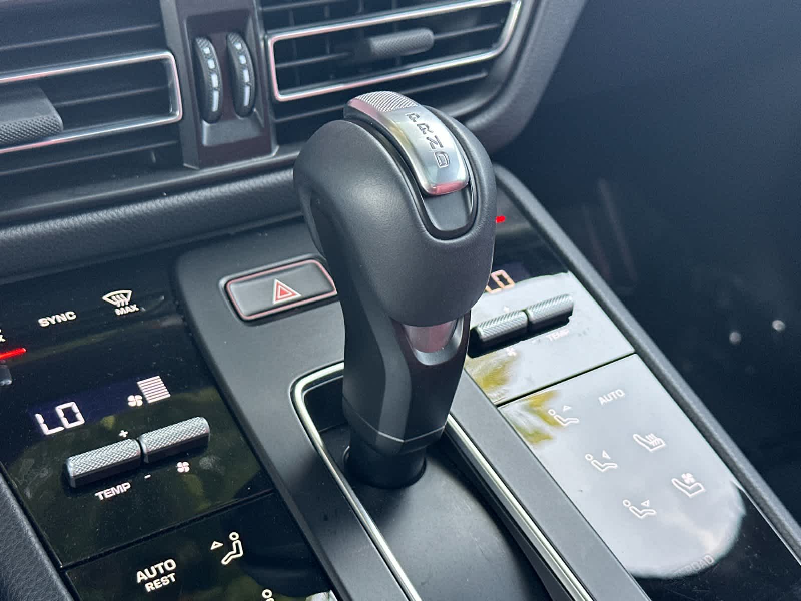 2025 Porsche Macan Macan
