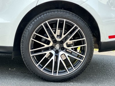 2025 Porsche Macan Macan