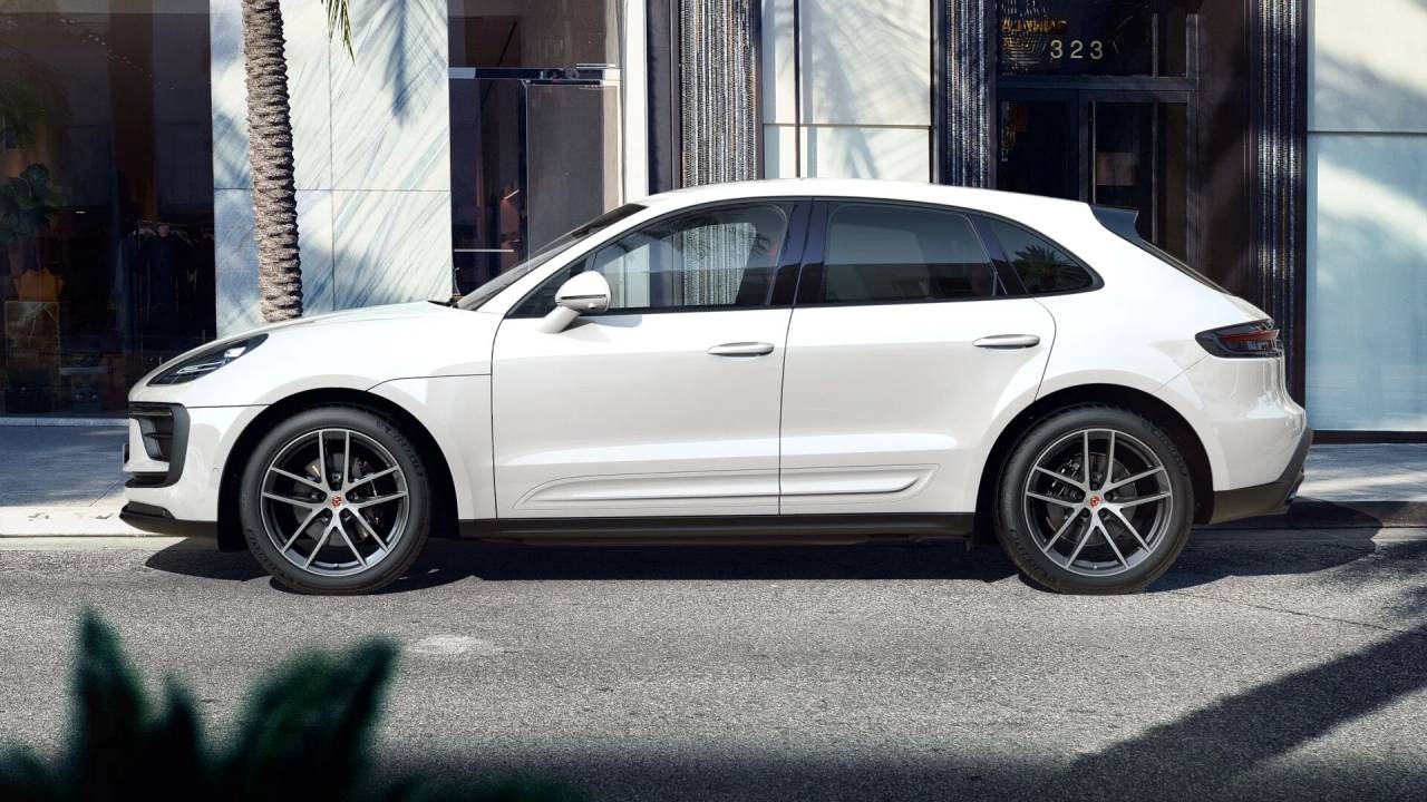 2025 Porsche Macan AWD