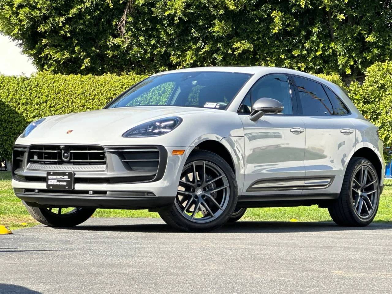 2025 Porsche Macan T
