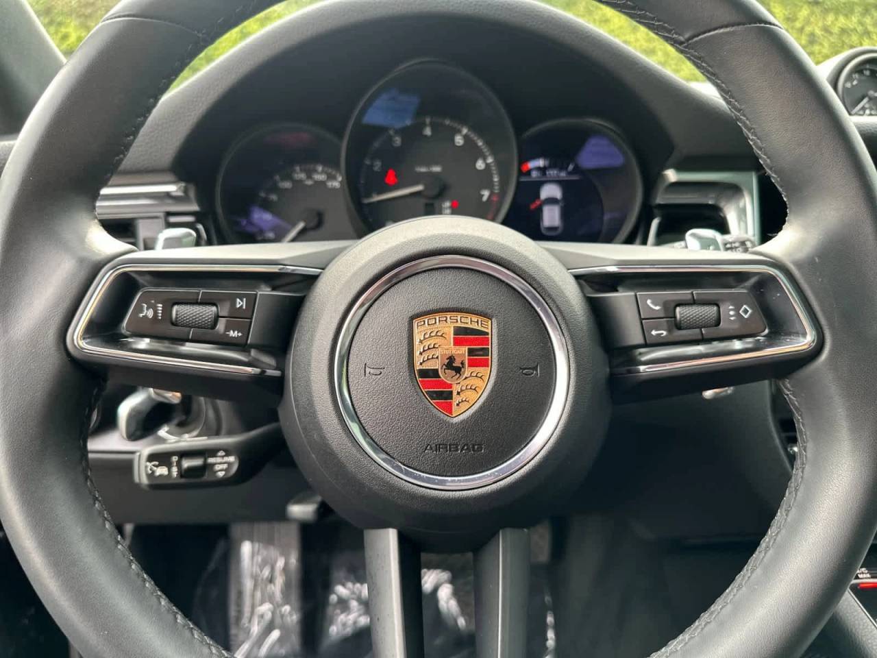 2025 Porsche Macan Base