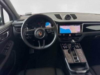 2025 Porsche Macan AWD