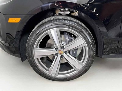 2025 Porsche Macan AWD