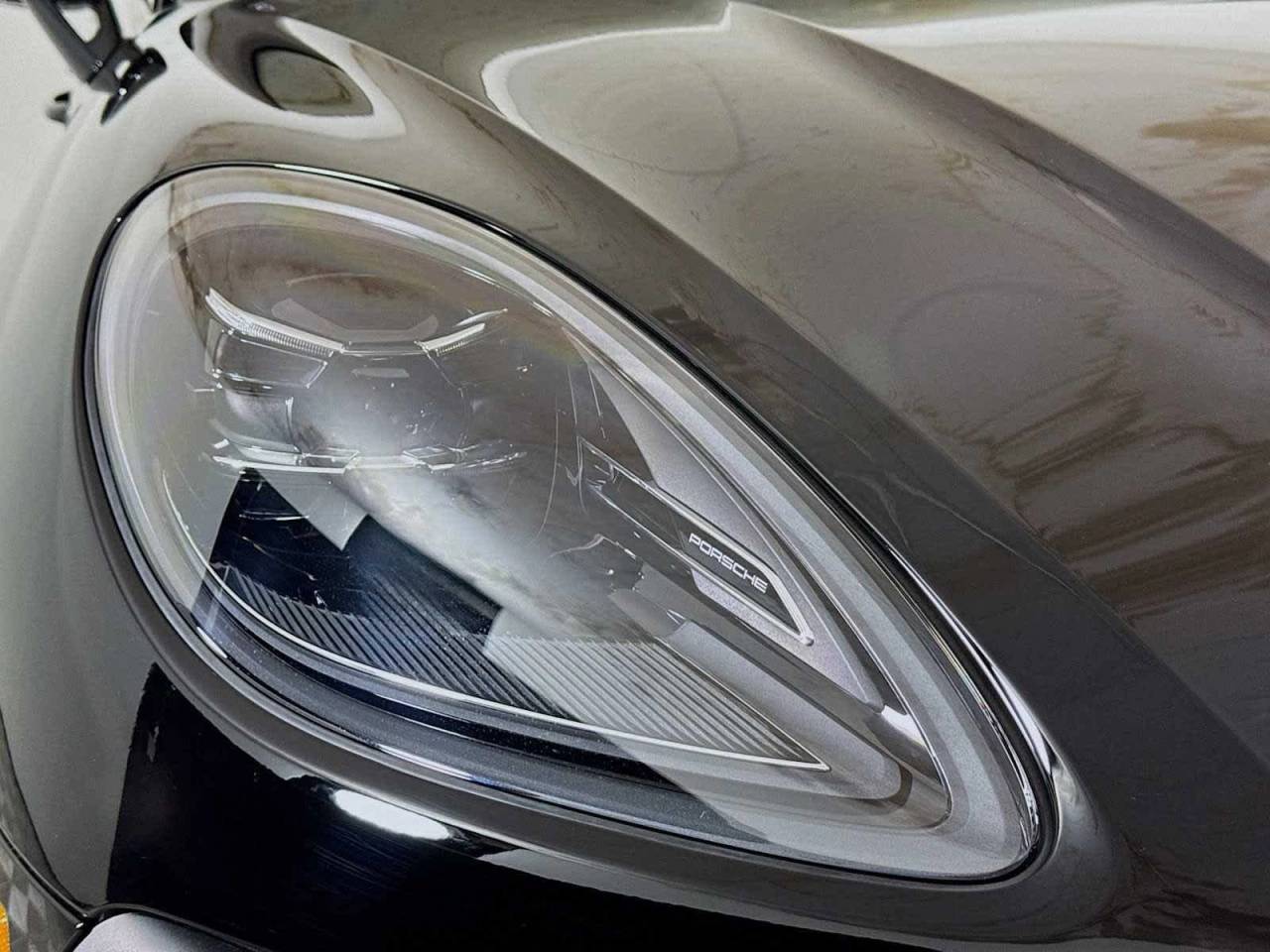 2025 Porsche Macan AWD