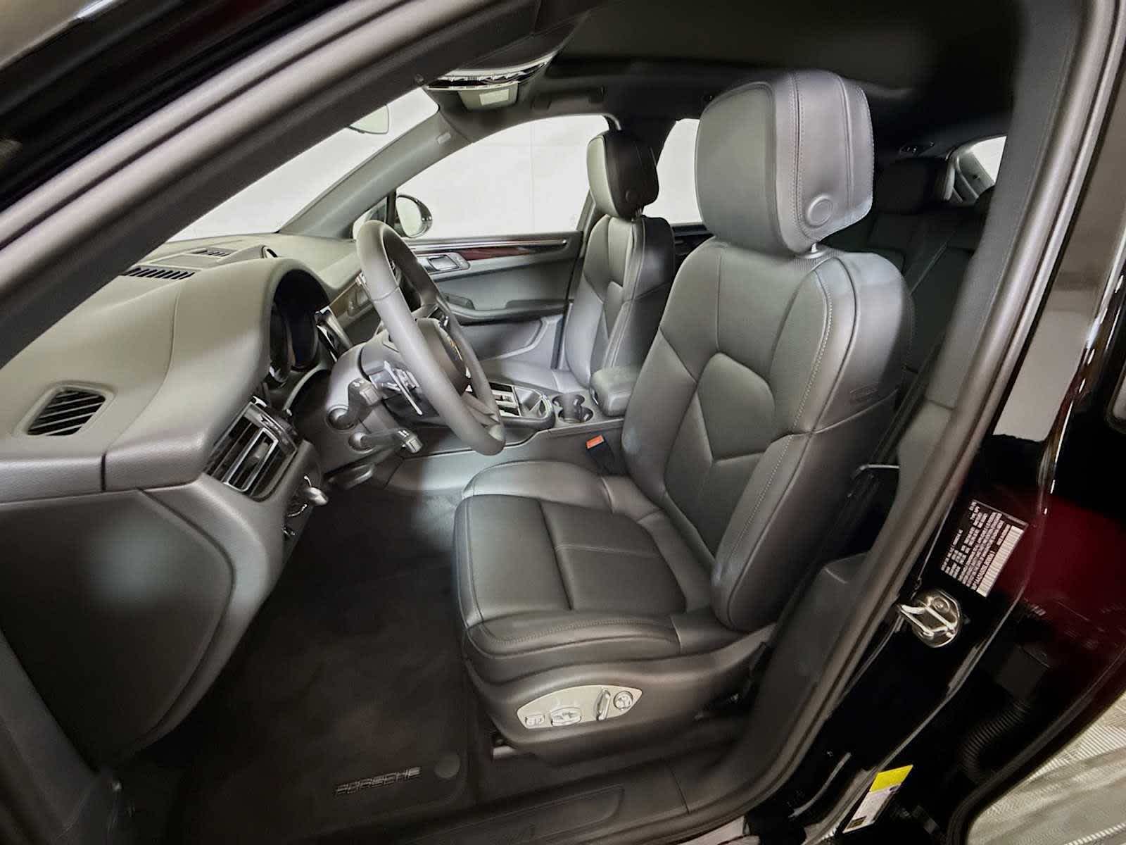 2025 Porsche Macan Macan