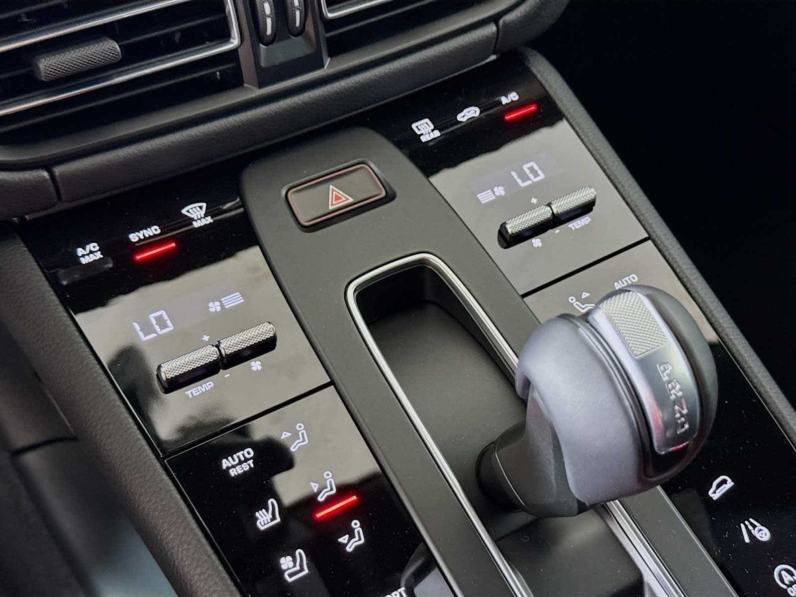2025 Porsche Macan Macan