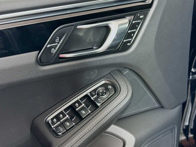 2025 Porsche Macan Macan