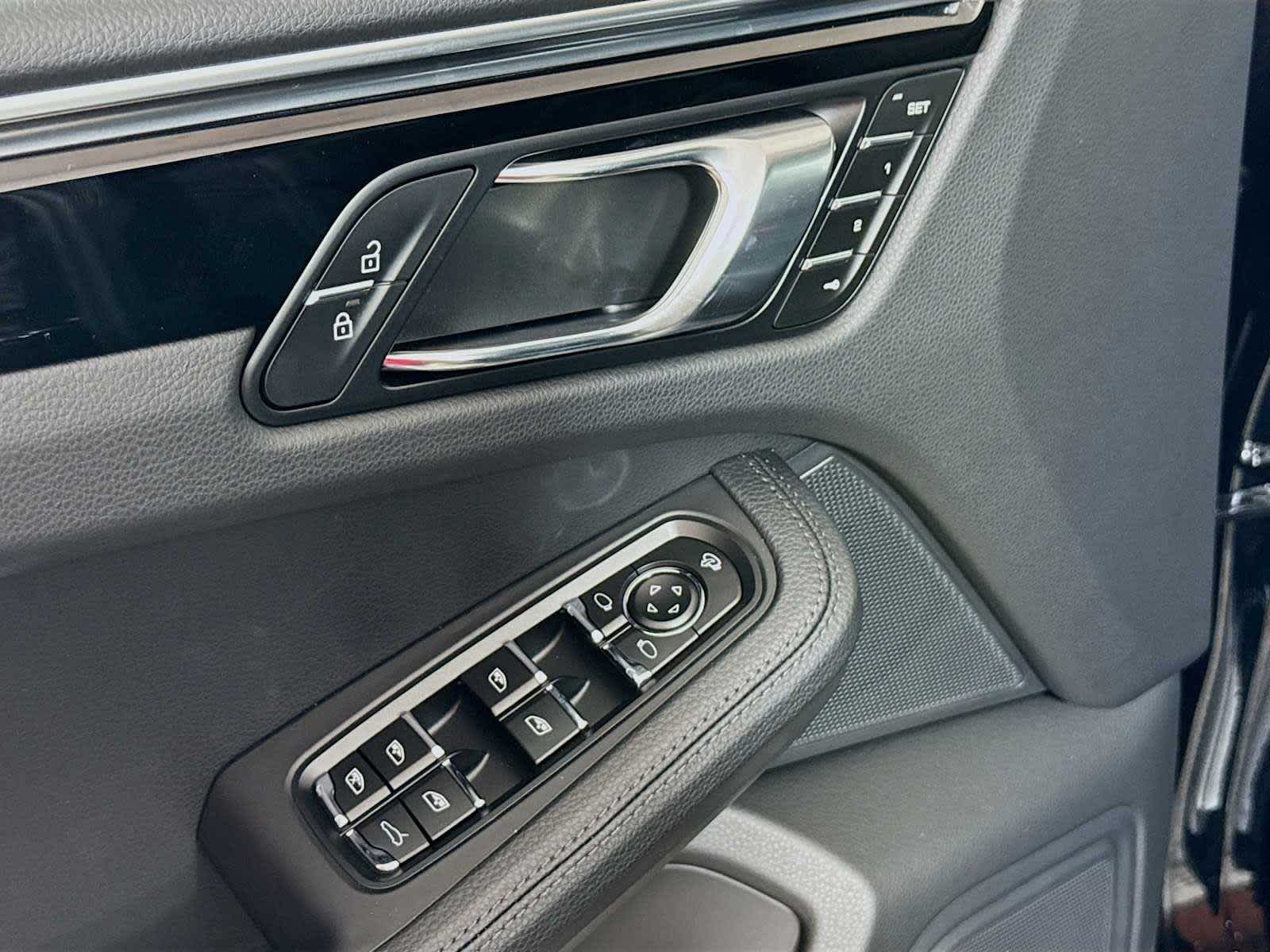 2025 Porsche Macan Macan