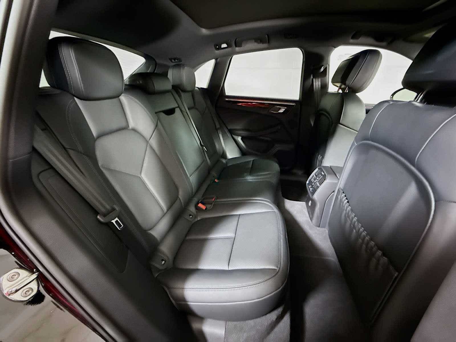 2025 Porsche Macan Macan
