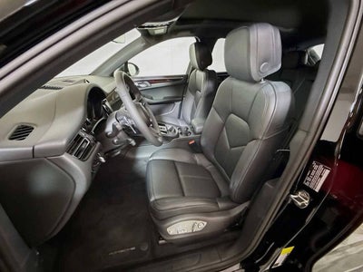 2025 Porsche Macan AWD