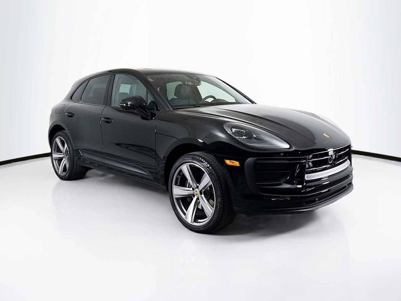 2025 Porsche Macan AWD