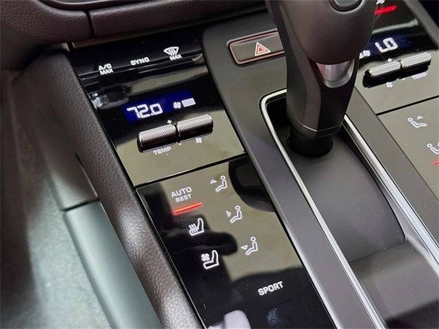 2025 Porsche Macan AWD