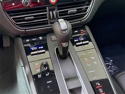 2025 Porsche Macan AWD