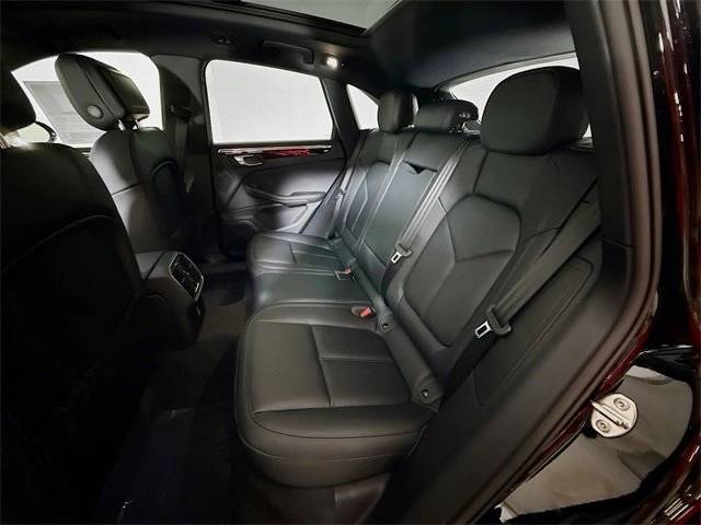 2025 Porsche Macan AWD