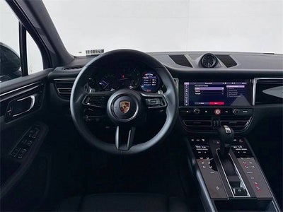 2025 Porsche Macan AWD