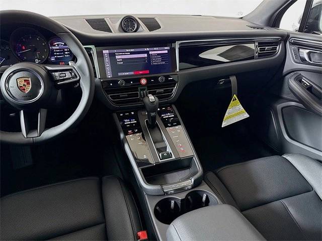 2025 Porsche Macan AWD
