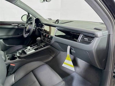 2025 Porsche Macan AWD