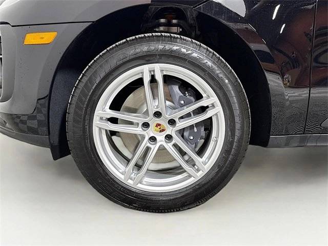 2025 Porsche Macan AWD