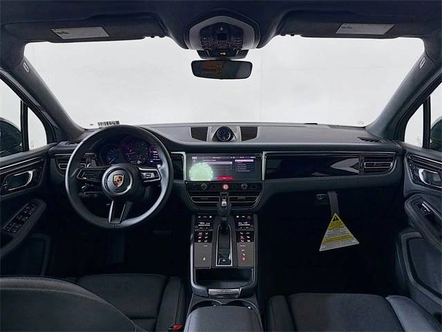 2025 Porsche Macan AWD