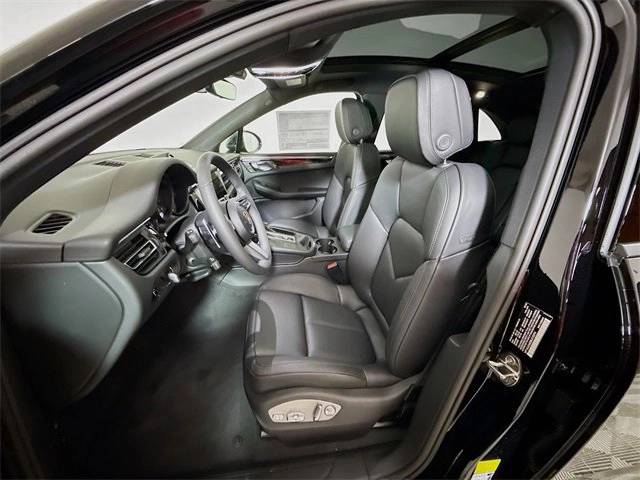 2025 Porsche Macan AWD