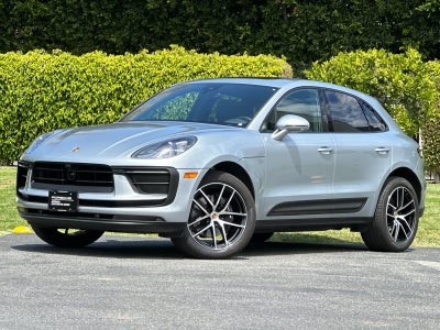 2025 Porsche Macan Base