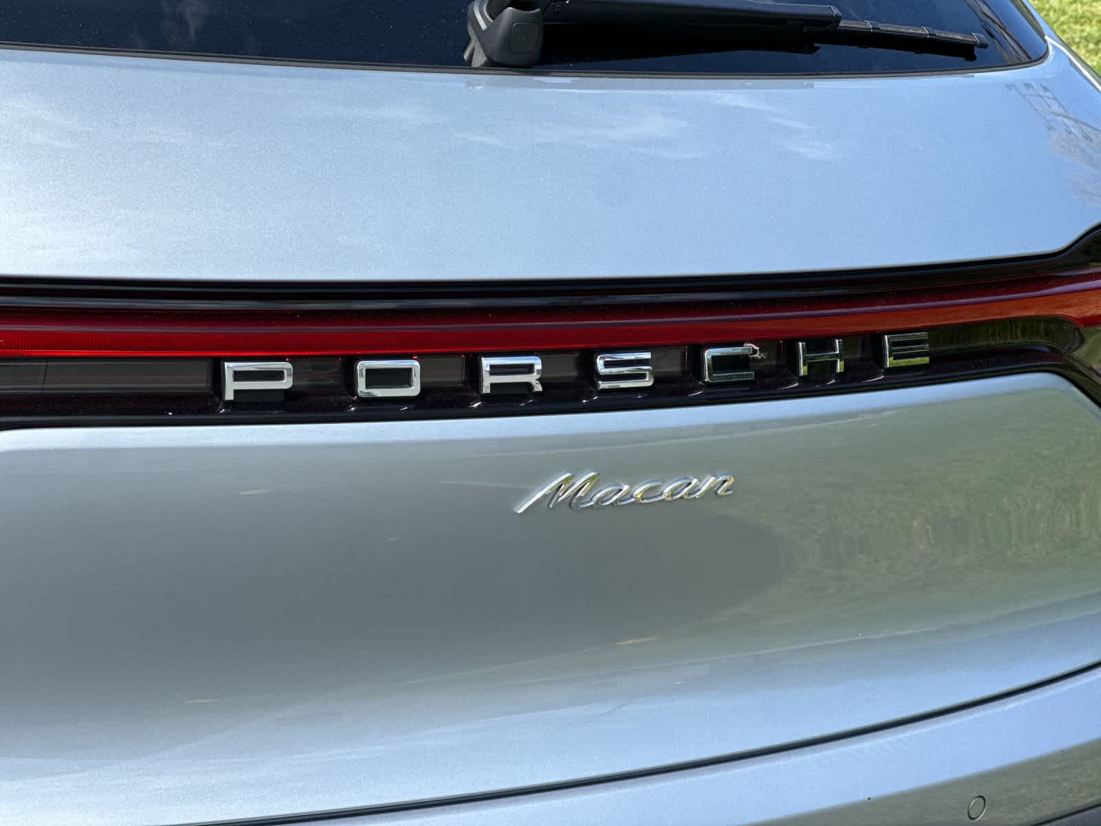 2025 Porsche Macan Base