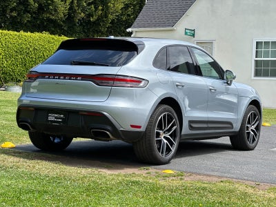 2025 Porsche Macan Base