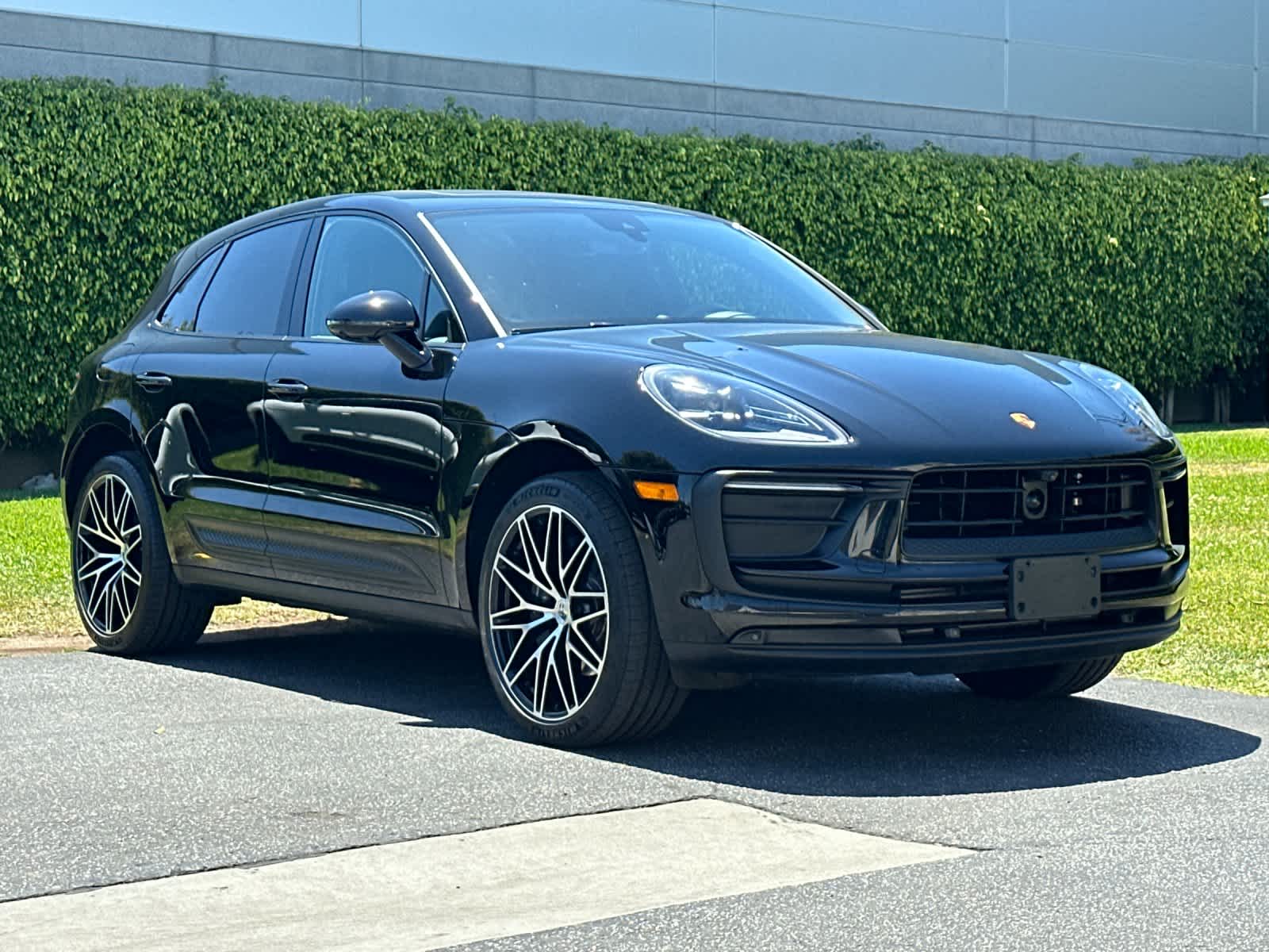 2025 Porsche Macan Base