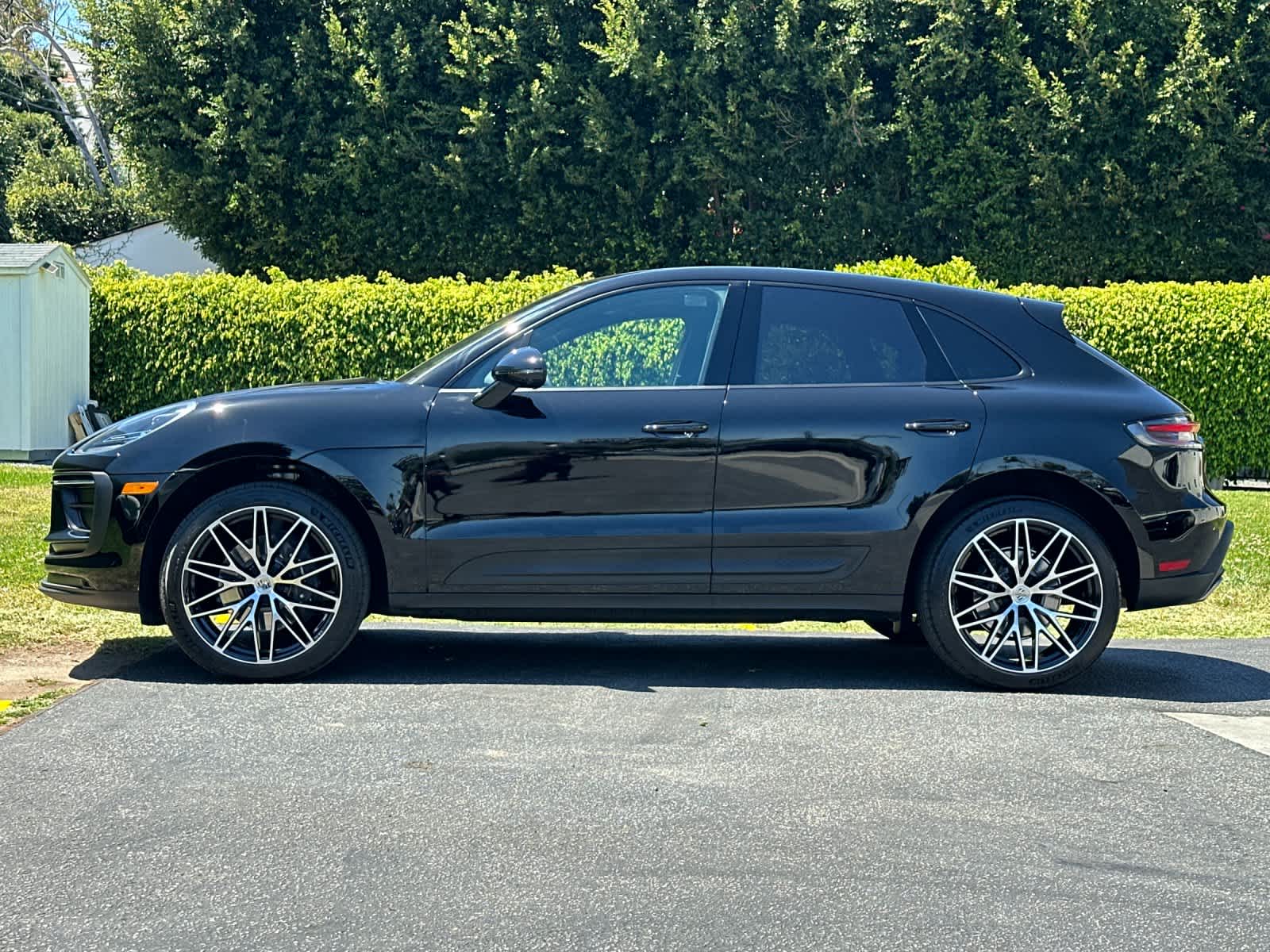 2025 Porsche Macan Base