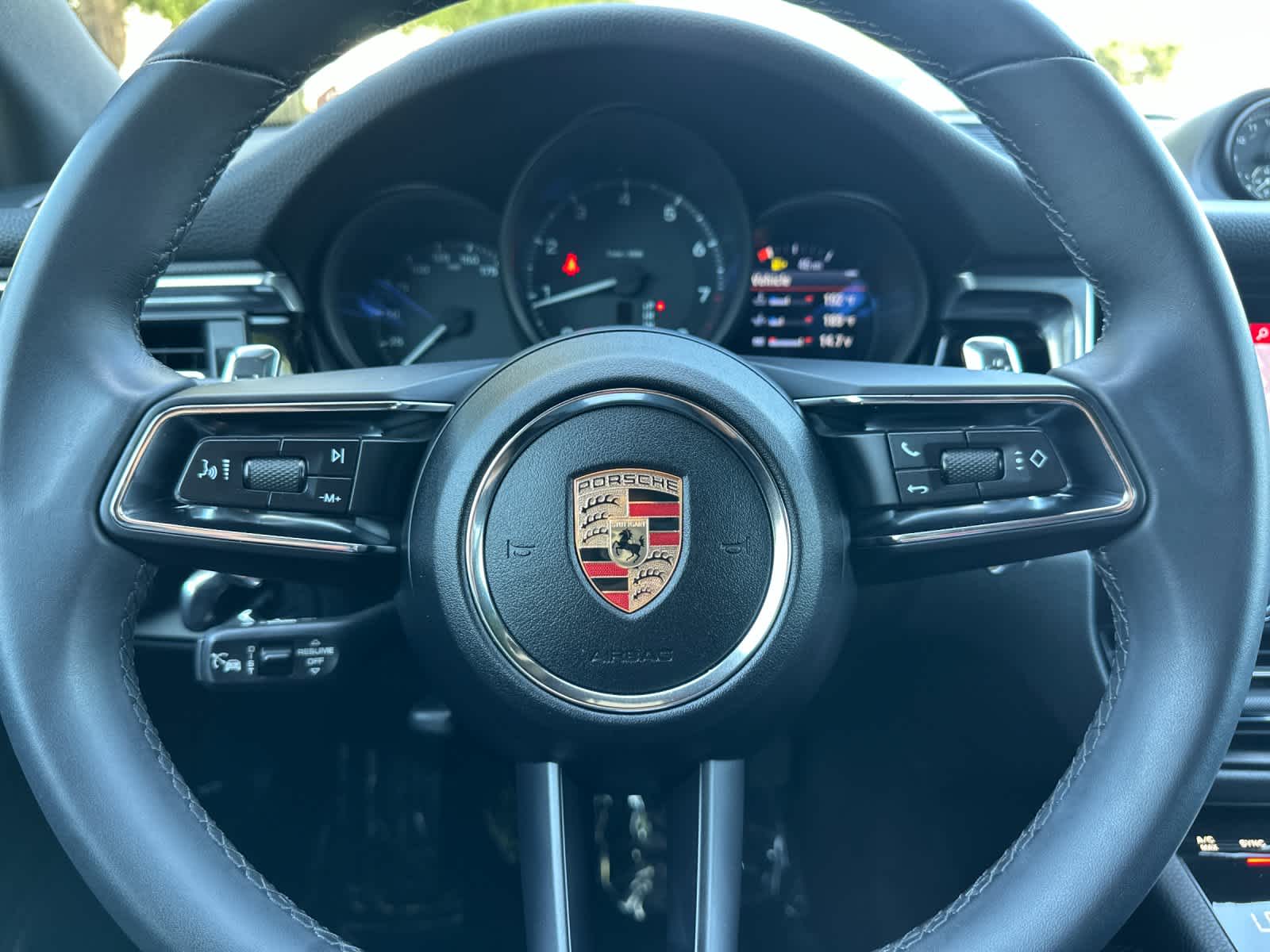 2025 Porsche Macan Base
