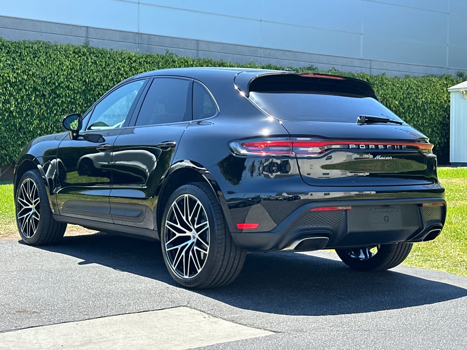 2025 Porsche Macan Base