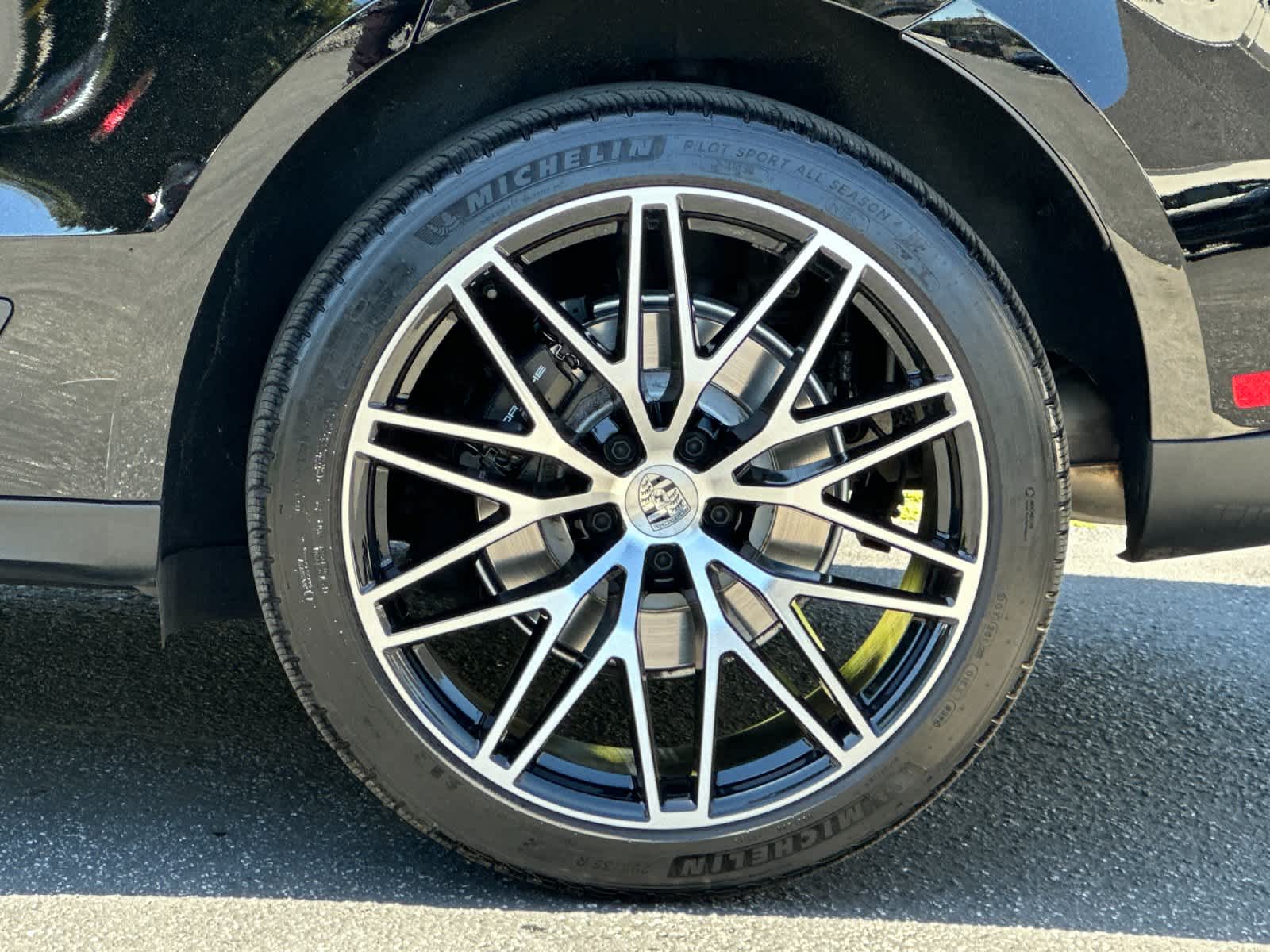 2025 Porsche Macan Base