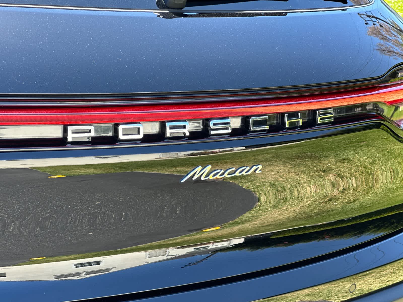 2025 Porsche Macan Base