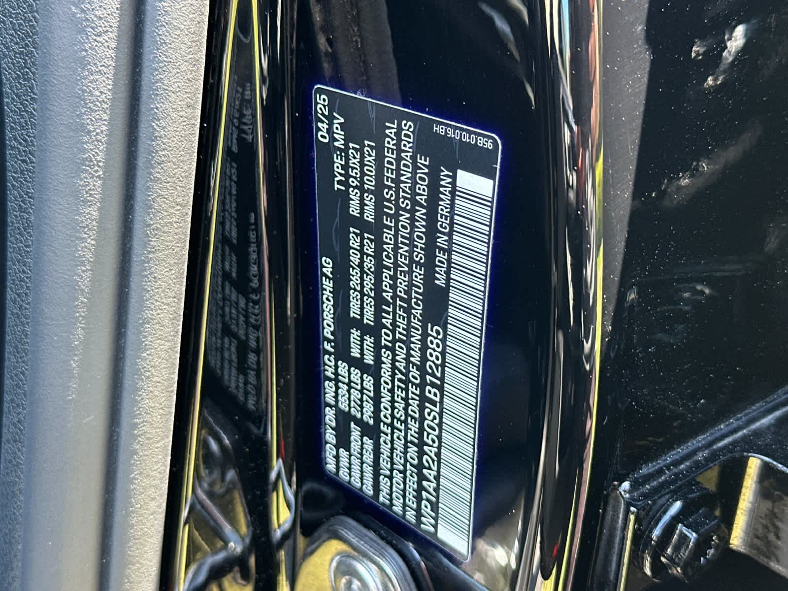 2025 Porsche Macan Base