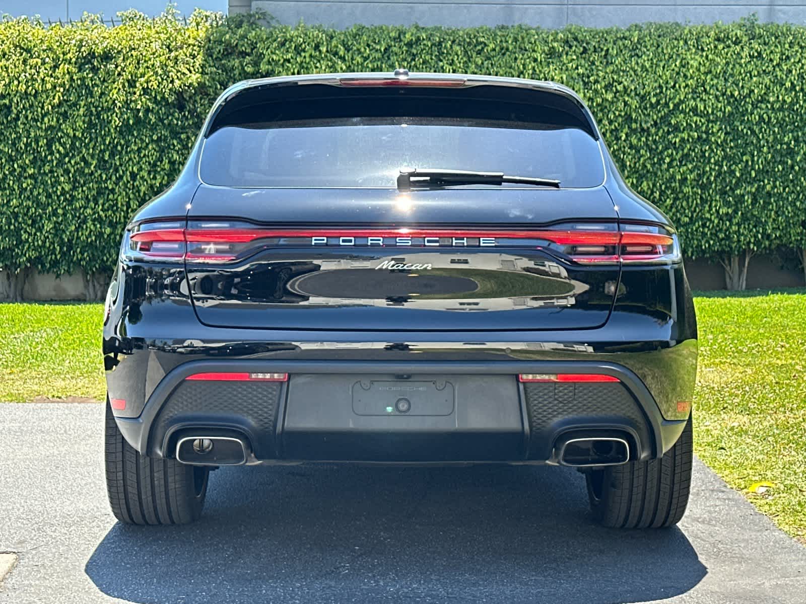 2025 Porsche Macan Base