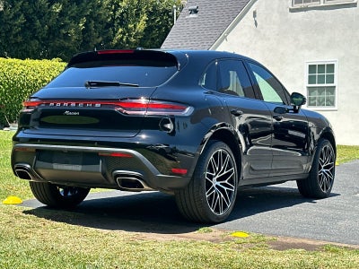 2025 Porsche Macan Base