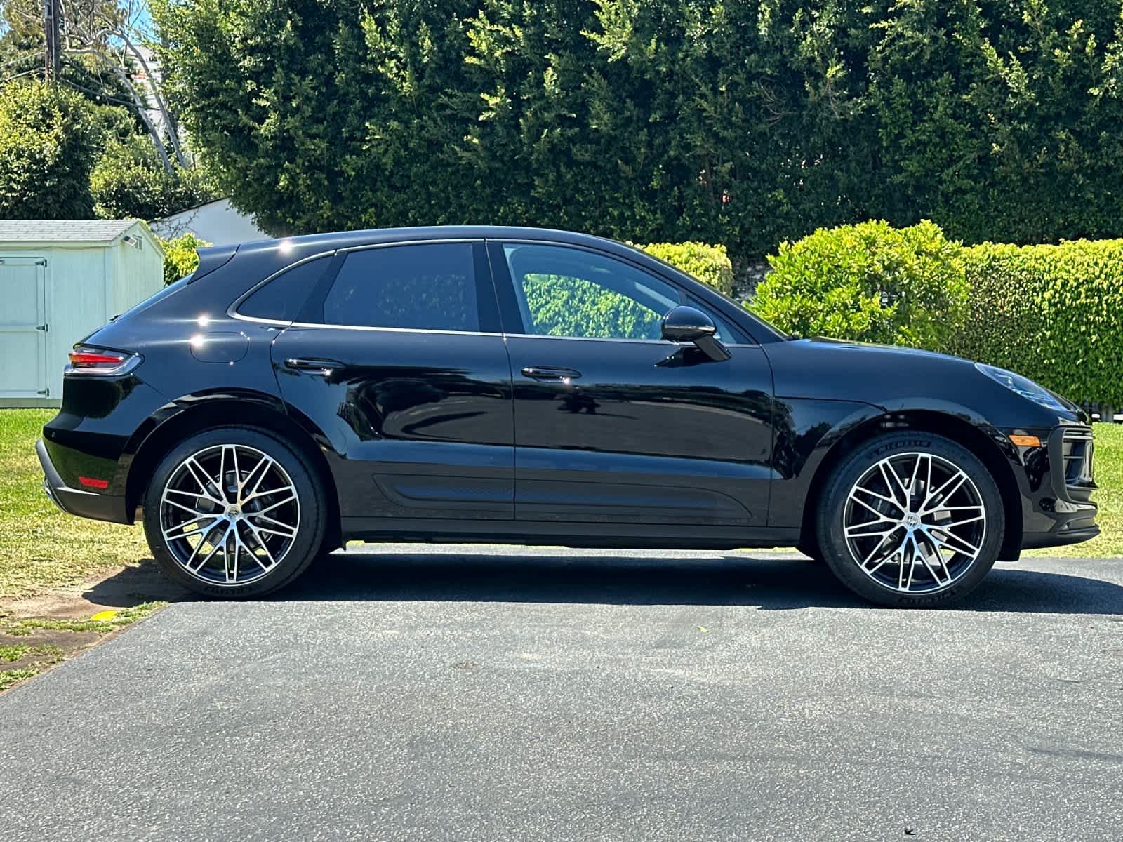 2025 Porsche Macan Base