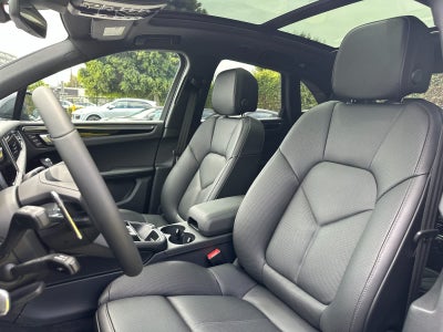 2025 Porsche Macan Macan