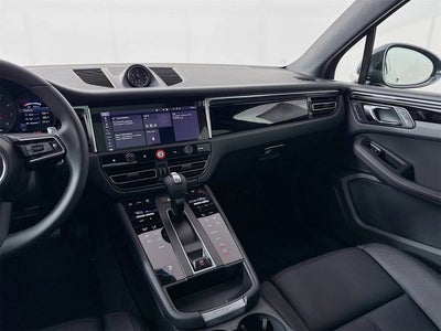 2025 Porsche Macan Macan