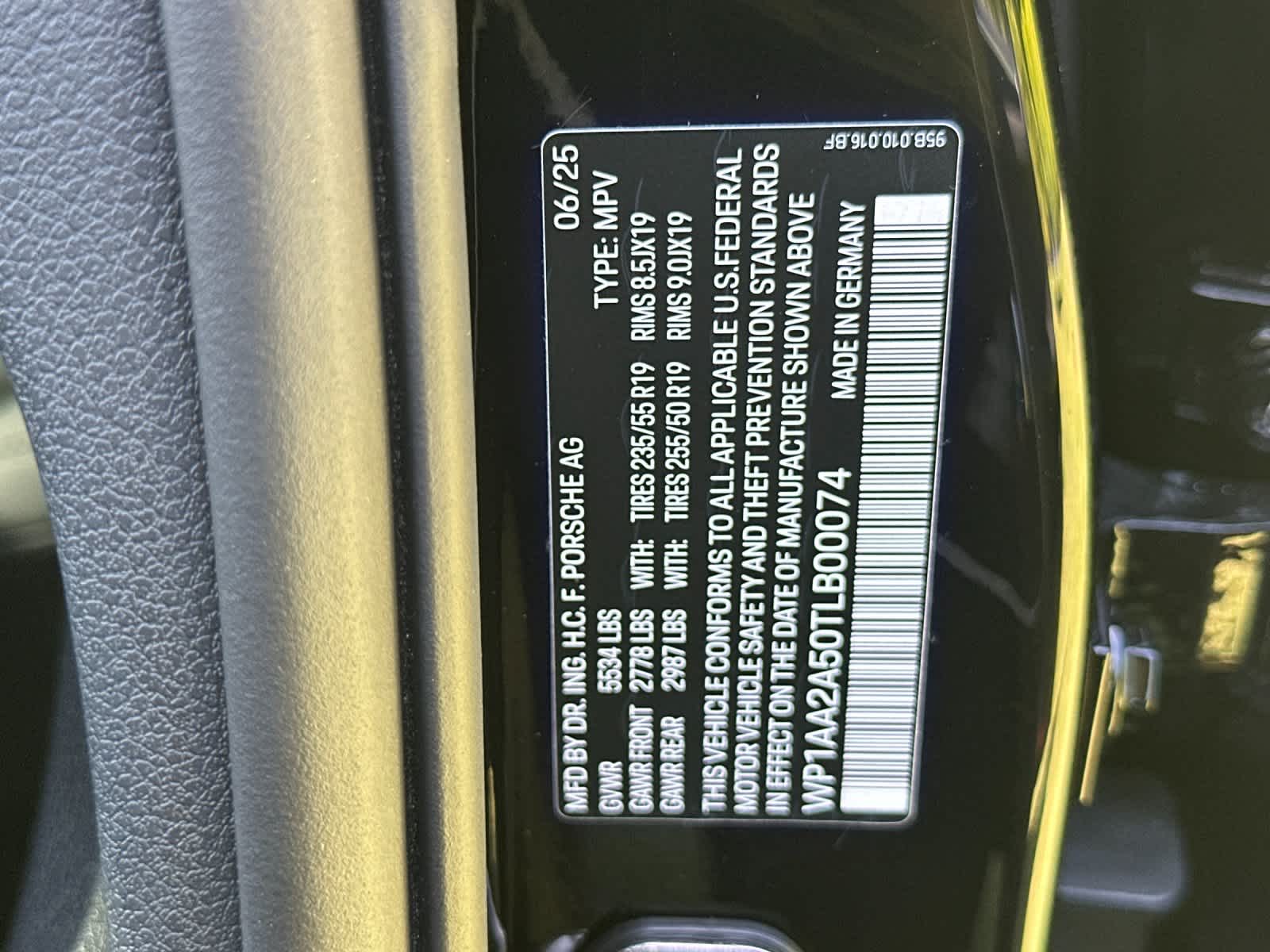 2026 Porsche Macan Macan