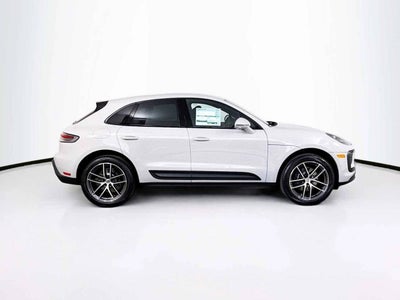 2026 Porsche Macan AWD