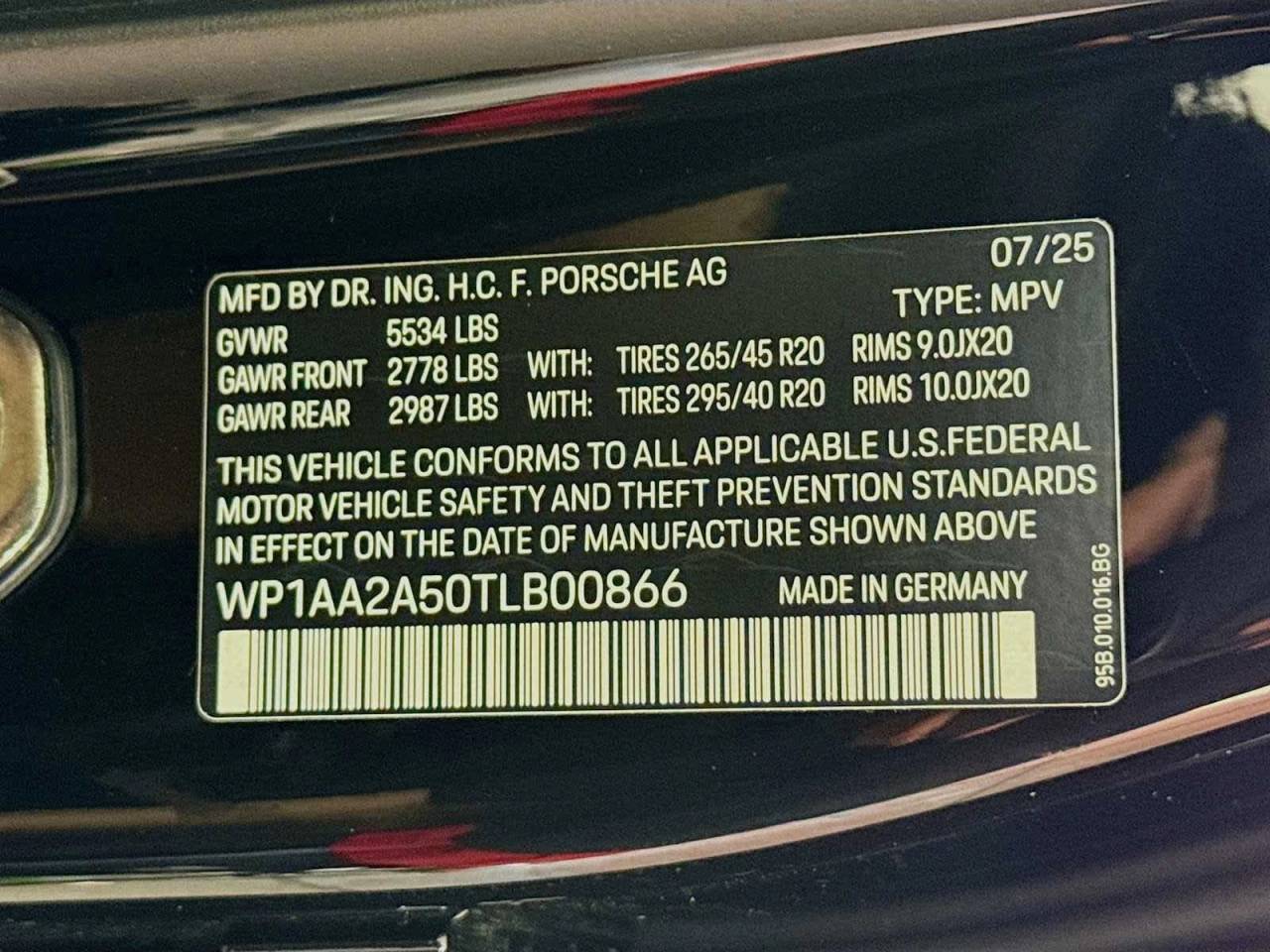 2026 Porsche Macan Base