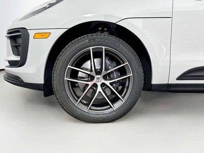 2026 Porsche Macan AWD