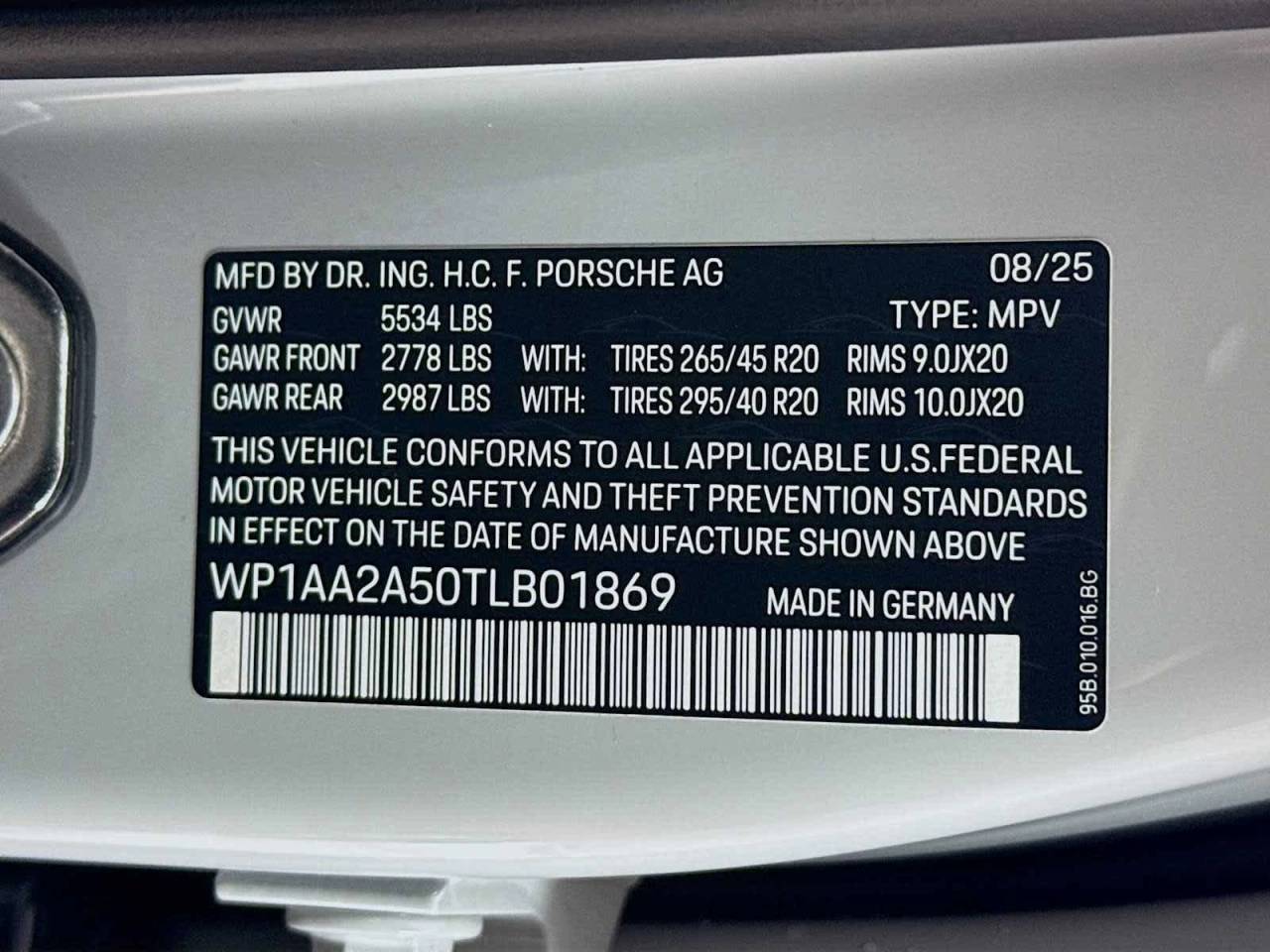 2026 Porsche Macan AWD