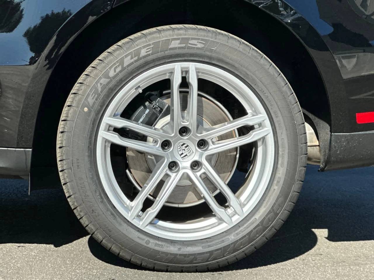 2026 Porsche Macan AWD