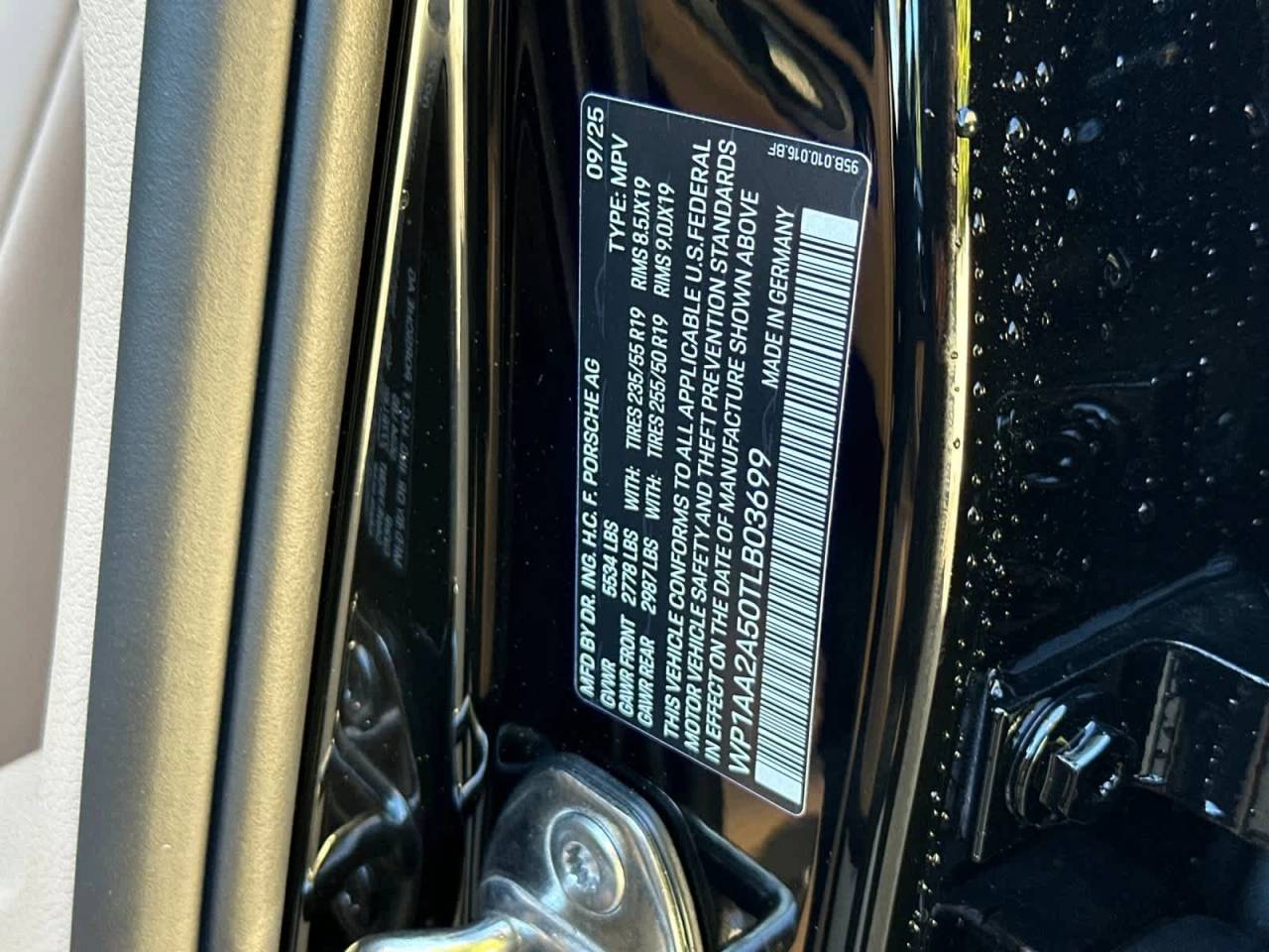 2026 Porsche Macan AWD