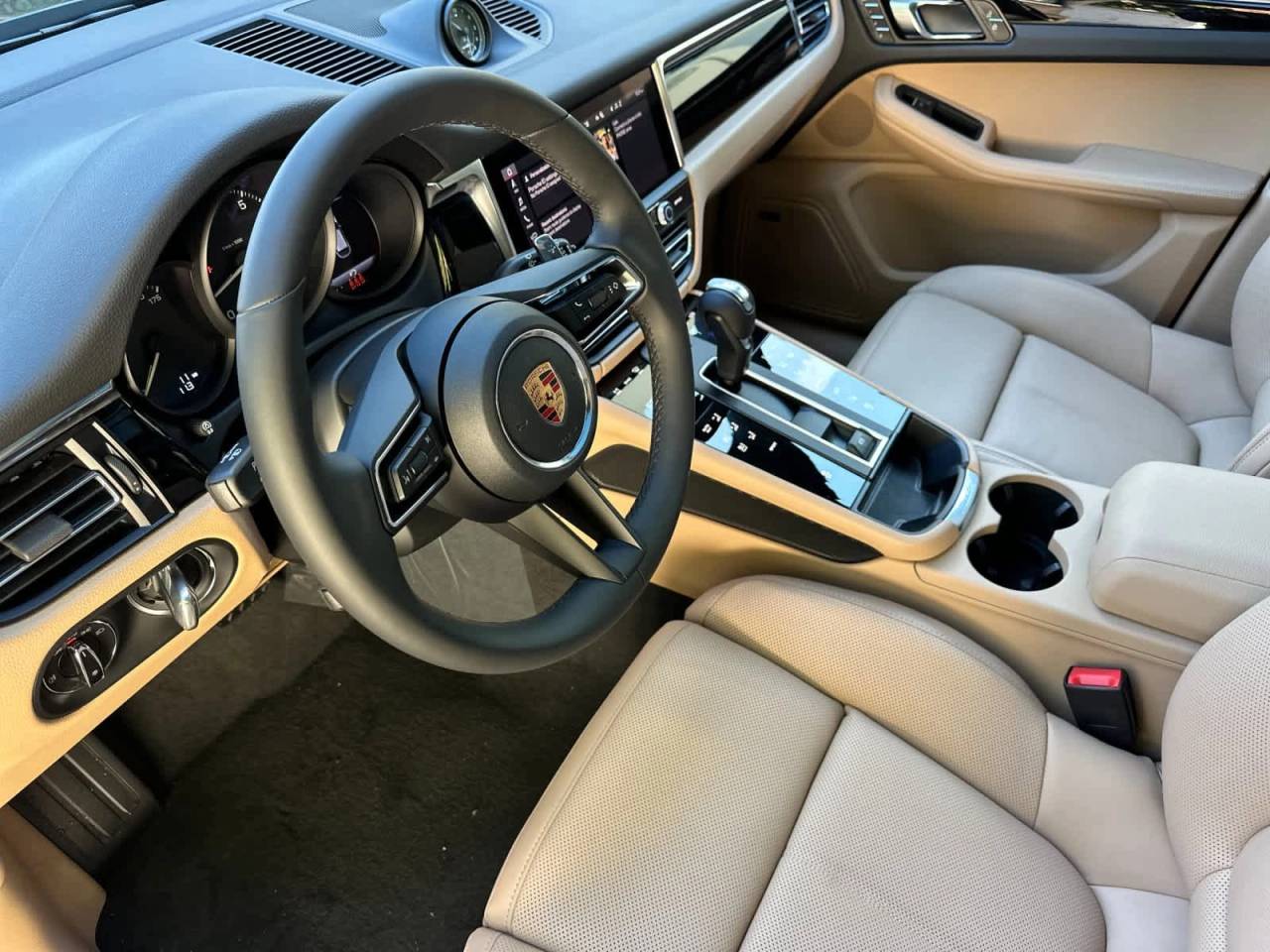 2026 Porsche Macan AWD