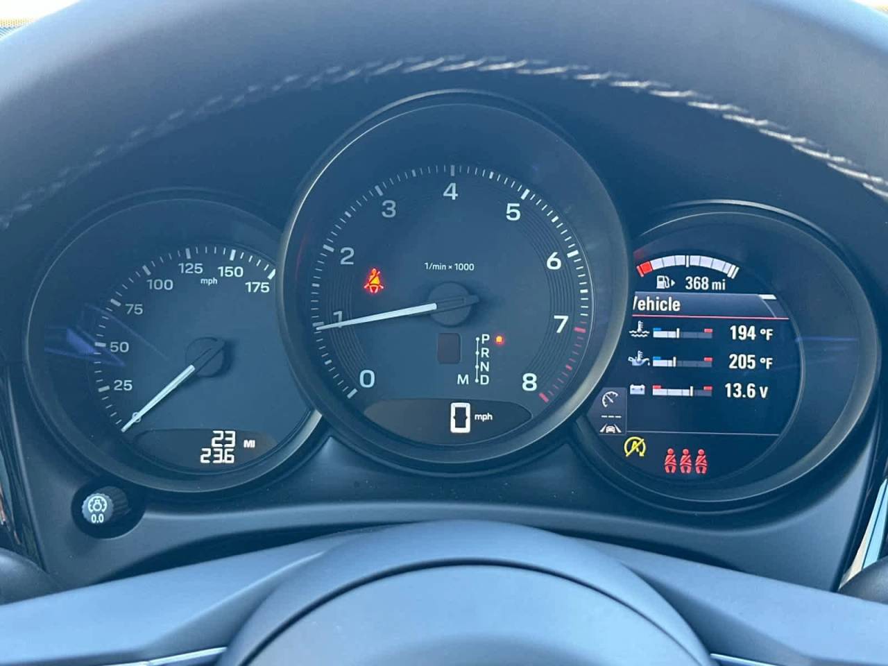 2026 Porsche Macan Base