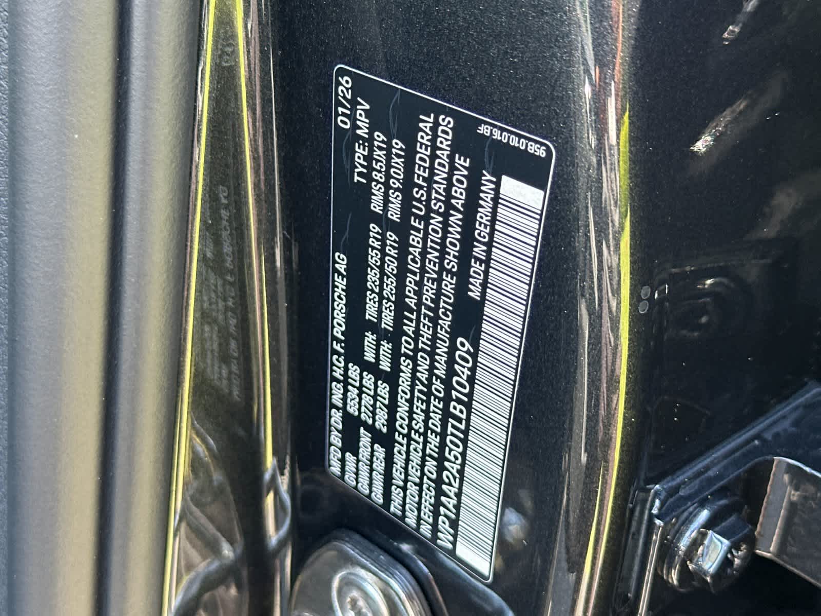 2026 Porsche Macan Base