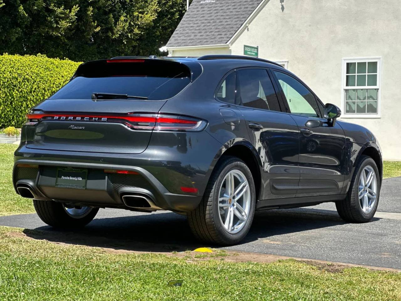 2026 Porsche Macan Base